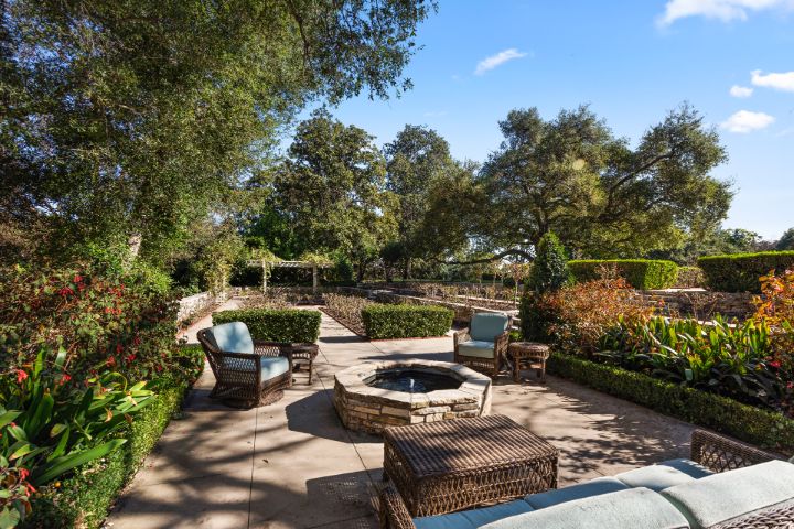 Usc Presidential Estate San Marino Fire Pit