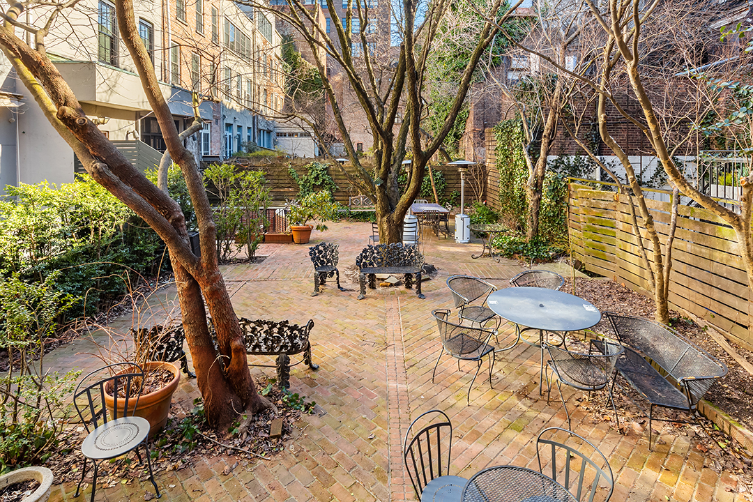 120 Year Old Historic West Village Townhouse Seeks 4 75m Yard B