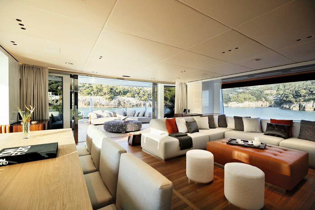 Benetti Oasis 40m Mid Level