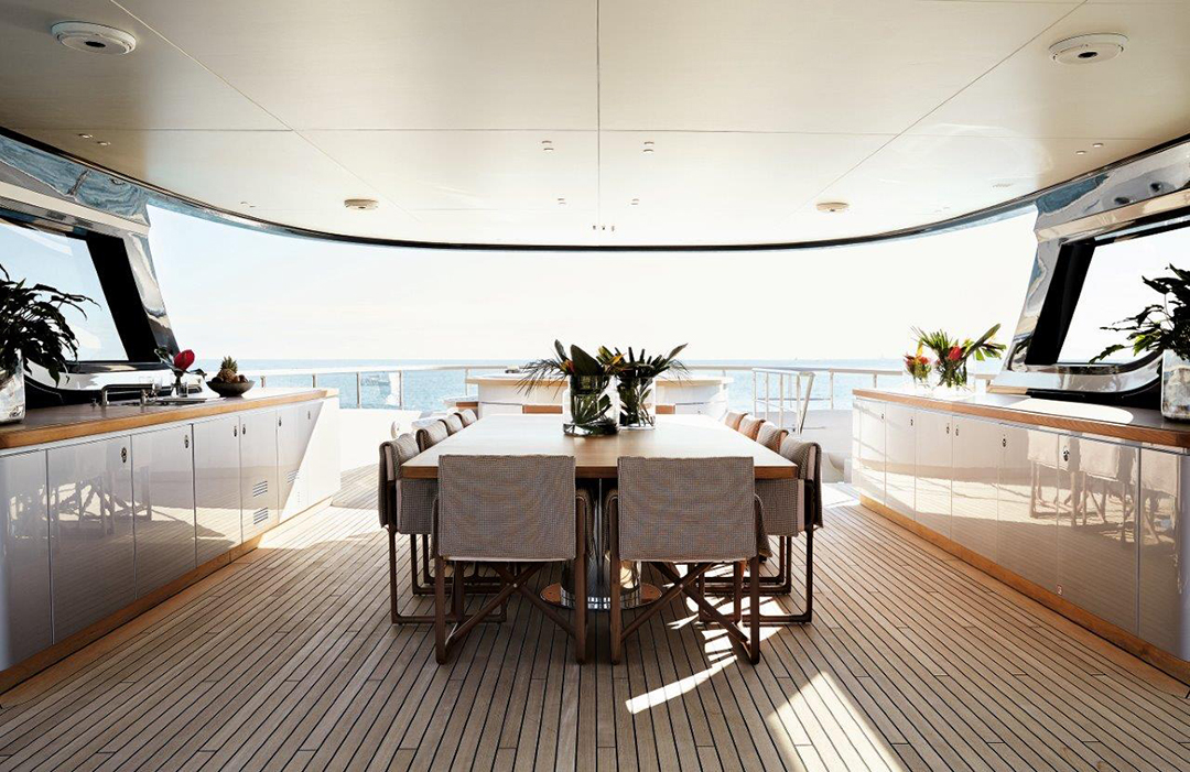 Benetti Oasis 40m Table