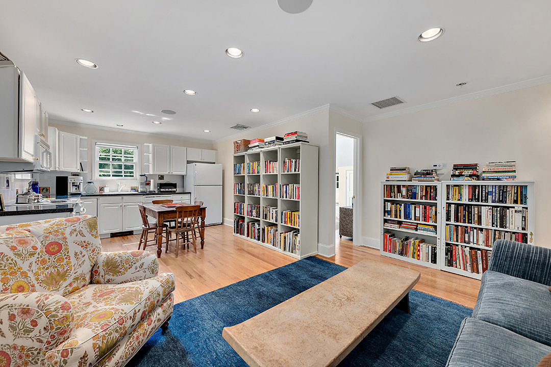 Actor Hank Azarias Charming Estate In Bedford Corners Wants 3 25m Apartment Kit Lr