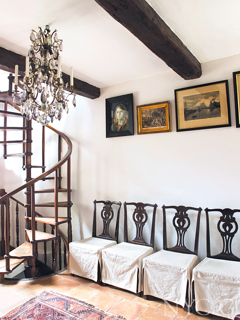 Slipcovered Dining Chairs In French Home