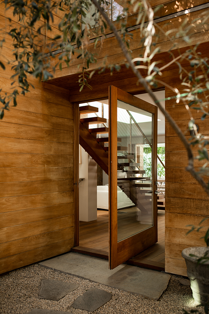 Pamela Andersons Longtime Malibu Home Lists For 14 9m Entry