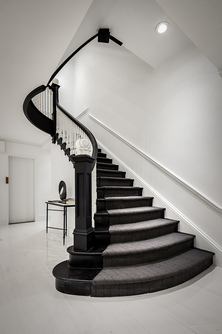 Eleanor Roosevelts Last Residence Lists After A Major Makeover Black Staircase