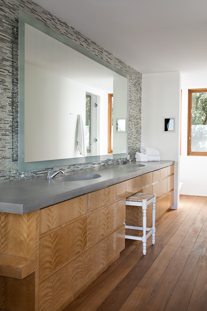 Pamela Andersons Longtime Malibu Home Lists For 14 9m Sinks Sd