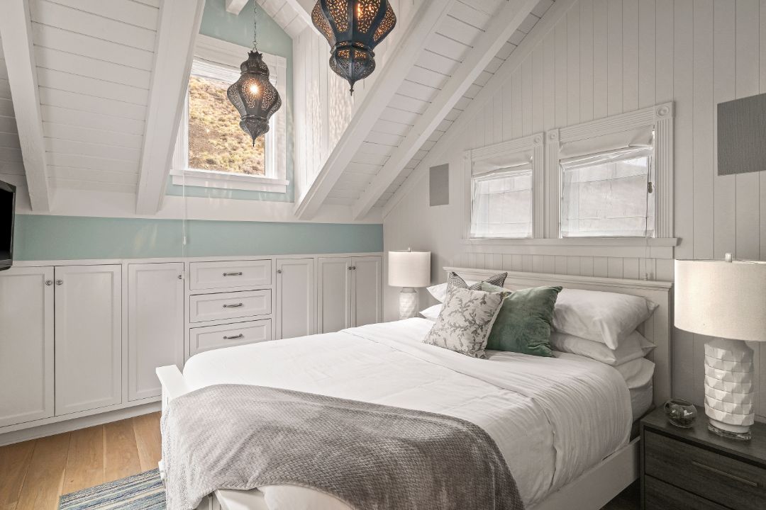 Judy Garland Former Malibu Beachfront Bedroom I Shiplap
