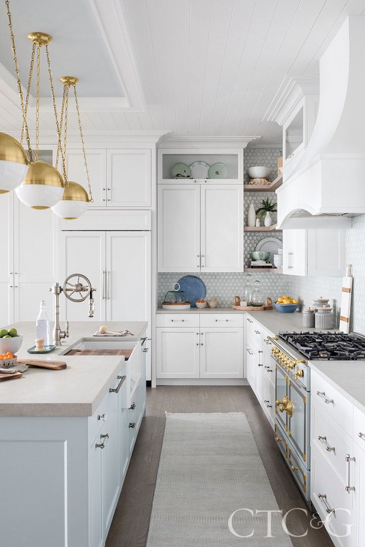 Kitchen Island With A Tray Ceiling