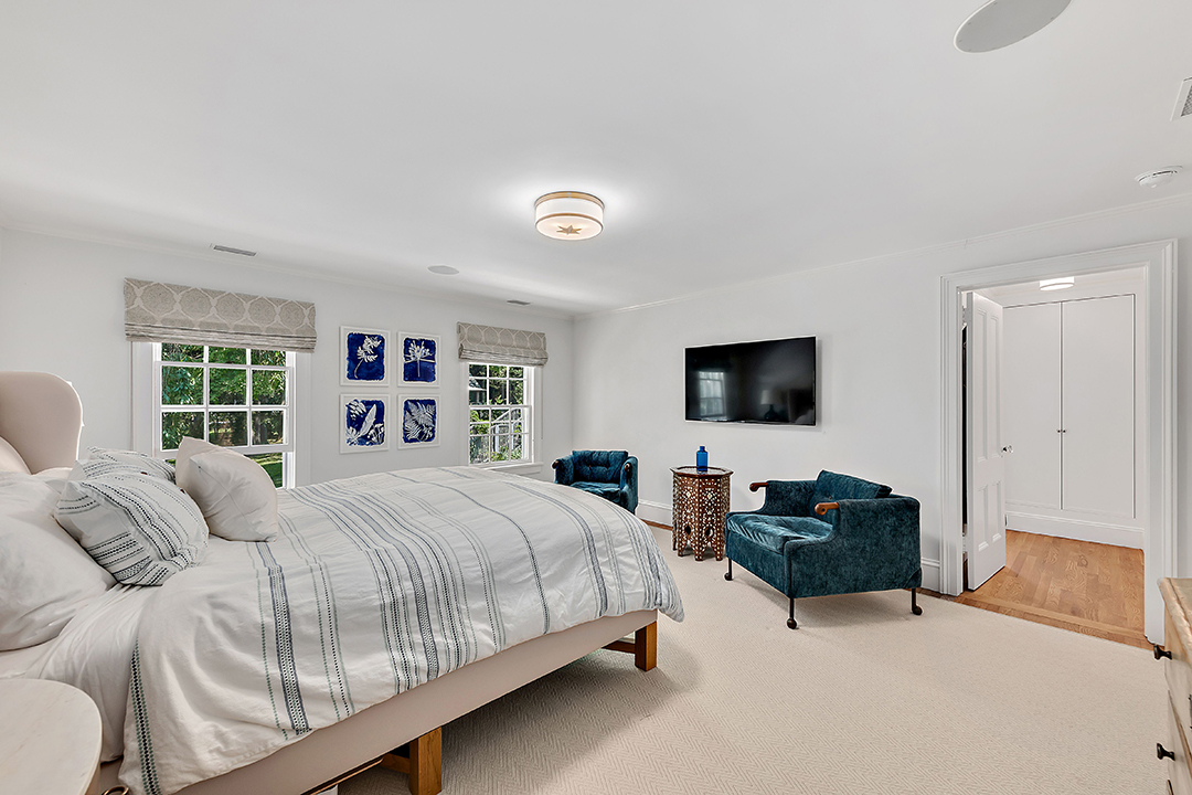 Actor Hank Azarias Charming Estate In Bedford Corners Wants 3 25m Master