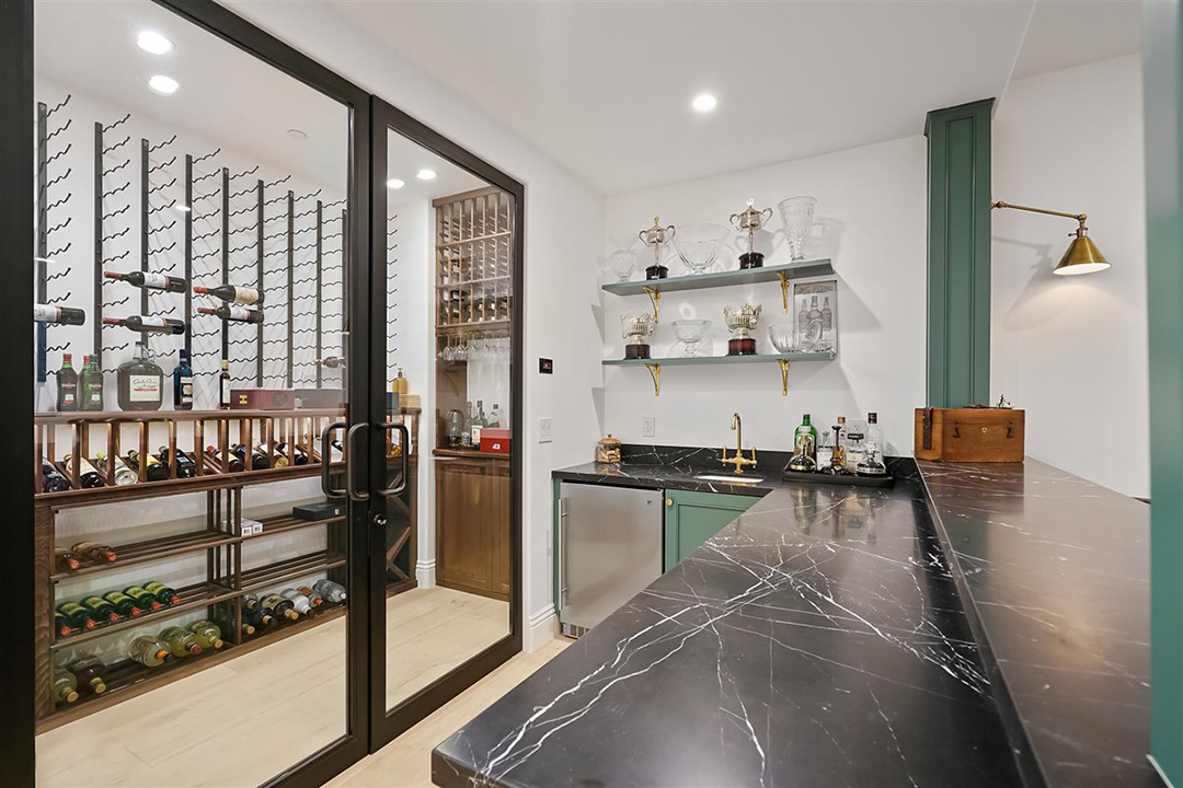 Serena William Lobs Her Chic Beverly Hills Home Onto The Market Bar B