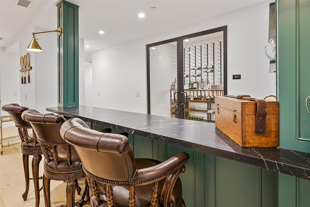 Serena William Lobs Her Chic Beverly Hills Home Onto The Market Bar