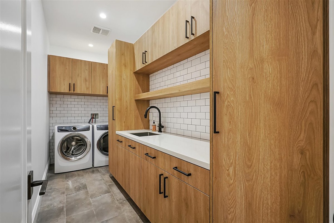 Serena William Lobs Her Chic Beverly Hills Home Onto The Market Laundry Room