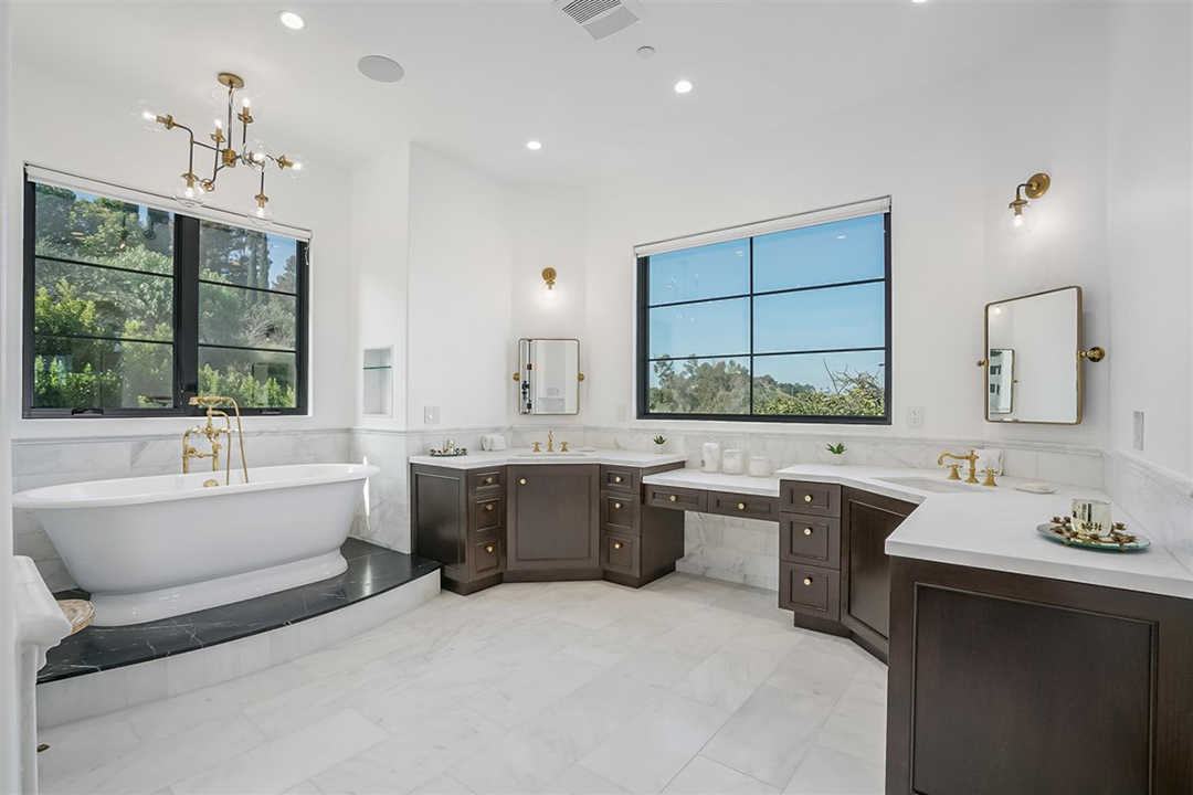 Serena William Lobs Her Chic Beverly Hills Home Onto The Market Master Bath
