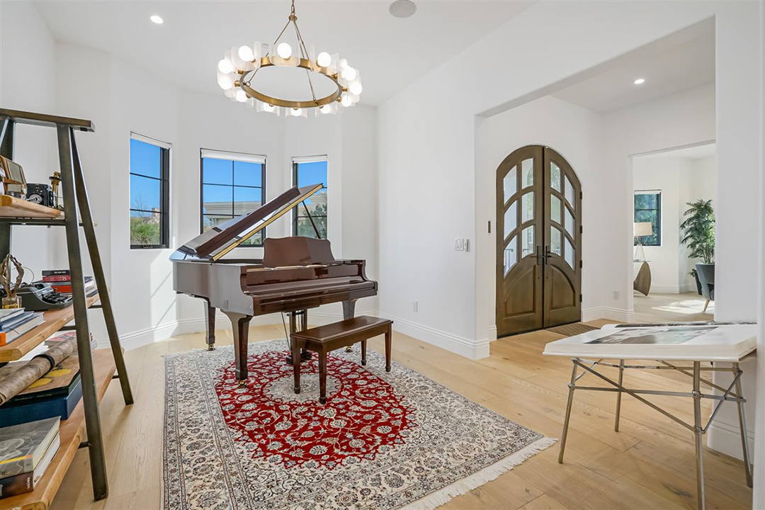 Serena William Lobs Her Chic Beverly Hills Home Onto The Market Piano