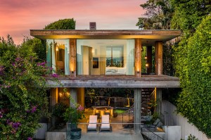 Pamela Andersons Longtime Malibu Home Lists For 14 9m Pool House