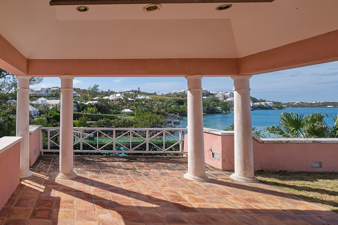 Waterfront Bermuda Home Will Soon Go To Auction Without Reserve Balcony