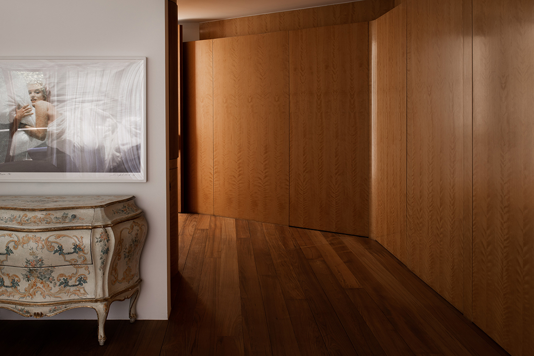 Pamela Andersons Longtime Malibu Home Lists For 14 9m Hallway