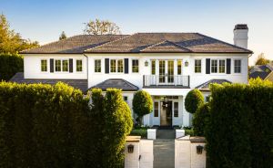 Chris Albrecht Starz Pacific Palisades Home Front Hedges