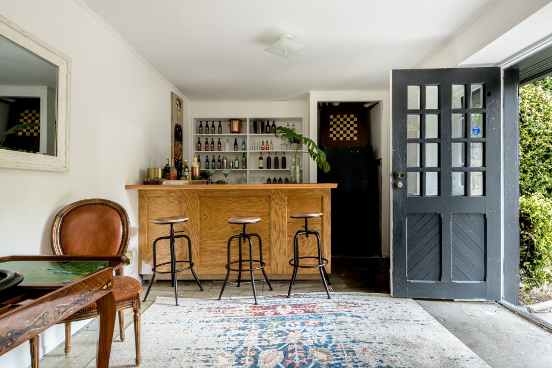 La La Land Pasadena Tudor Guest House Bar