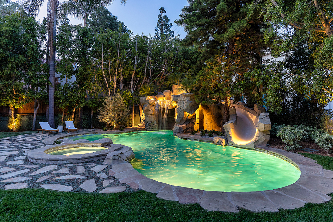 Palatial Beverly Hills Flats Home Once Owned By Edward G Robinson Asks 22m Pool Night