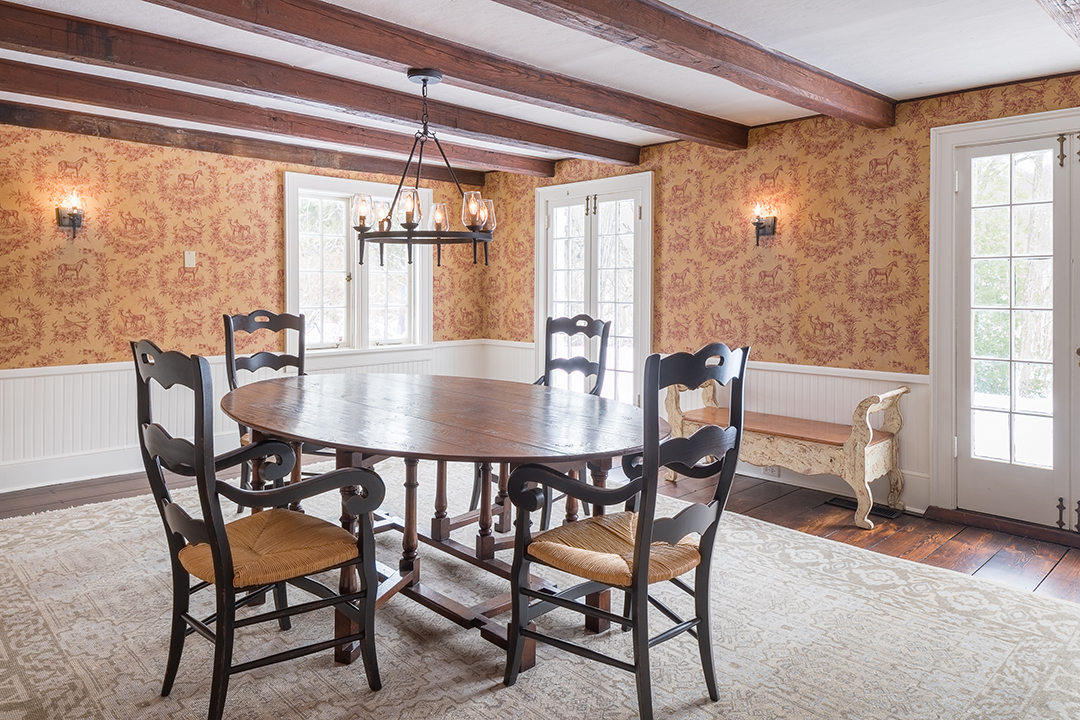 Mary Tyler Moore Former New York Equestrian Estate Lists For 4m Dining