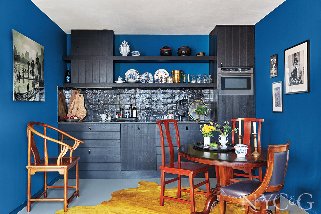 Black Kitchen Cabinetry