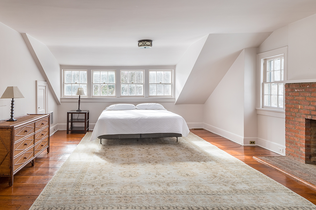 Mary Tyler Moore Former New York Equestrian Estate Lists For 4m Bedroom