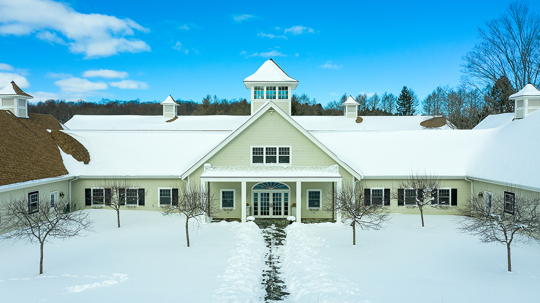 Mary Tyler Moore Former New York Equestrian Estate Lists For 4m Snow