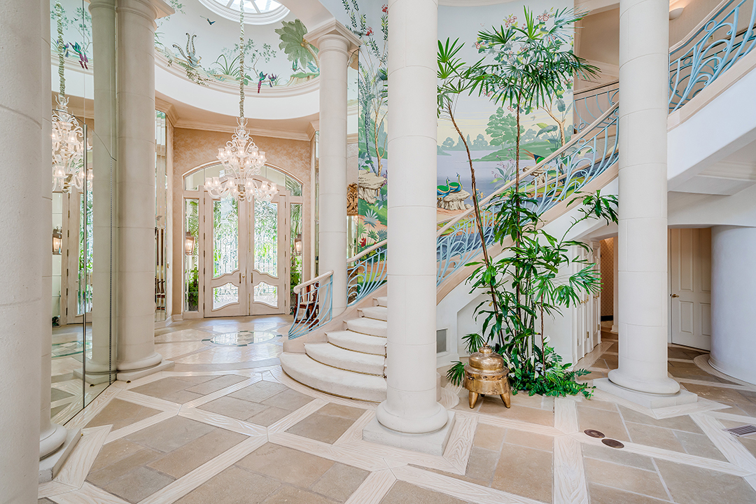 Rhonda Fleming And Ted Mann La Mansion Staircase