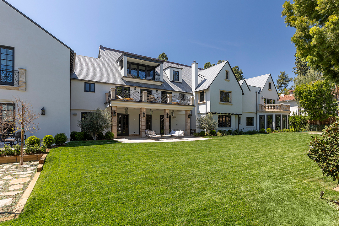 Palatial Beverly Hills Flats Home Once Owned By Edward G Robinson Asks 22m Exterior Back