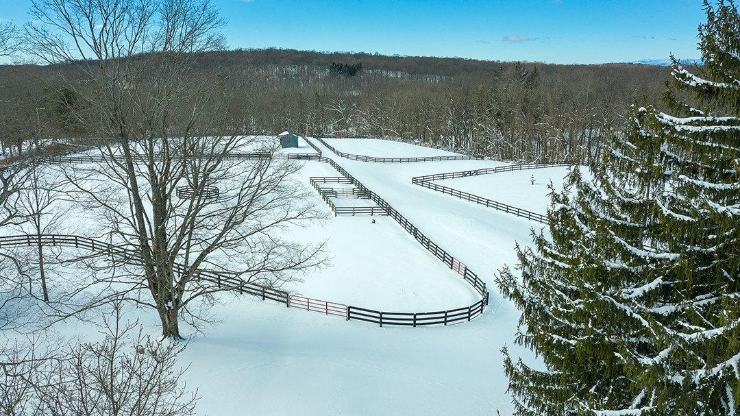 Mary Tyler Moore Former New York Equestrian Estate Lists For 4m Paddocks