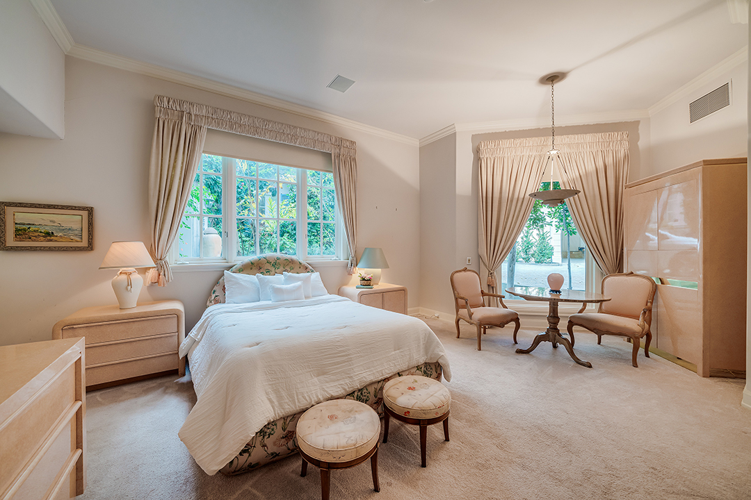 Rhonda Fleming And Ted Mann La Mansion Guest Room