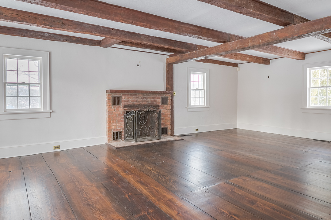 Mary Tyler Moore Former New York Equestrian Estate Lists For 4m Brick Fireplace