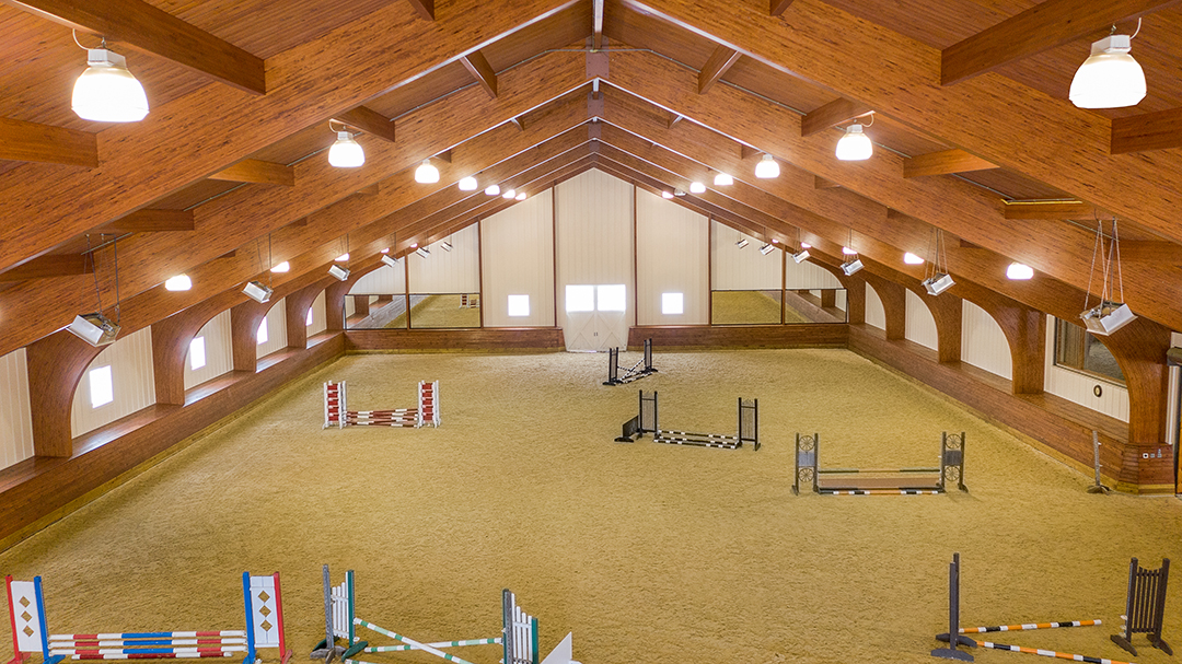Mary Tyler Moore Former New York Equestrian Estate Lists For 4m Barn