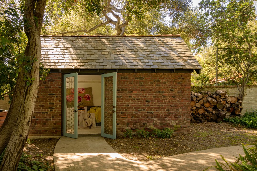 La La Land Pasadena Tudor Studio Exterior