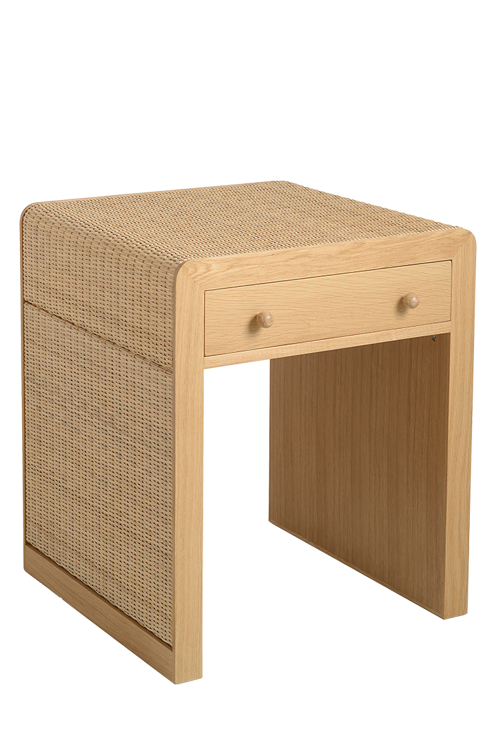 15 Best Furnishings For A Simple And Natural Design Bedside Table