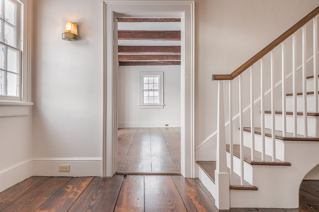 Mary Tyler Moore Former New York Equestrian Estate Lists For 4m Doorway