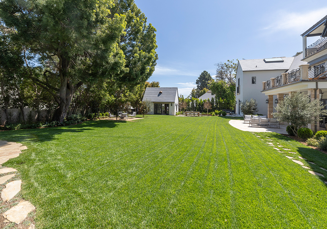 Palatial Beverly Hills Flats Home Once Owned By Edward G Robinson Asks 22m Lawn