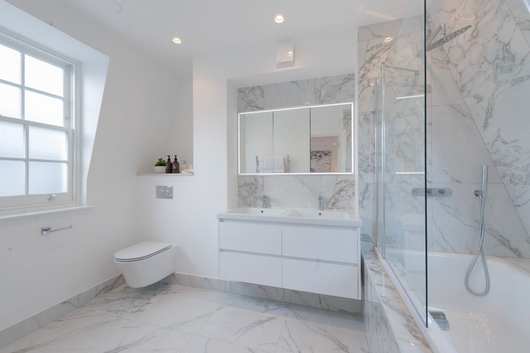 Diana Dors Blue Plaque Chelsea Townhouse Bathroom