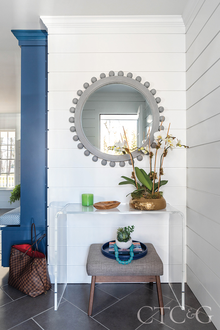 Darien Home Blue And White mudroom