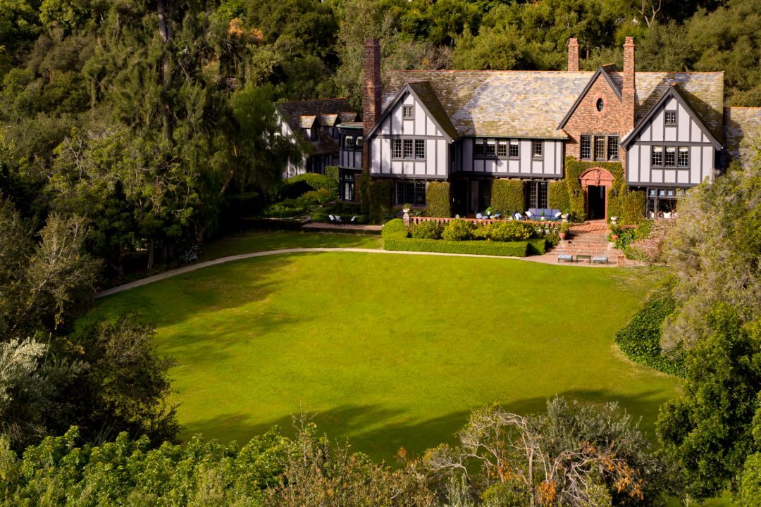 La La Land Pasadena Tudor Lawn