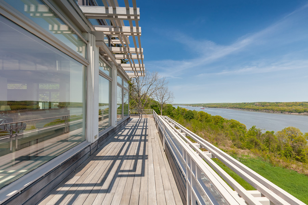 Norman Jaffe Home Balcony
