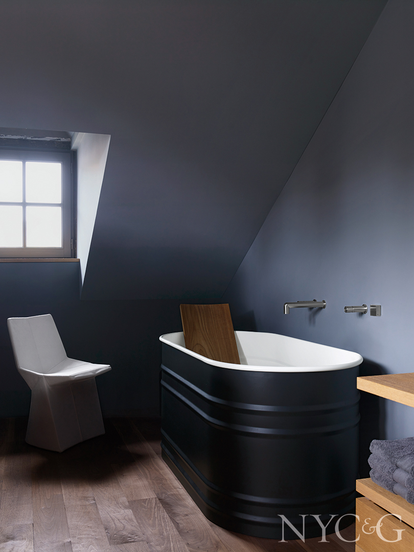 Black Freestanding Tub