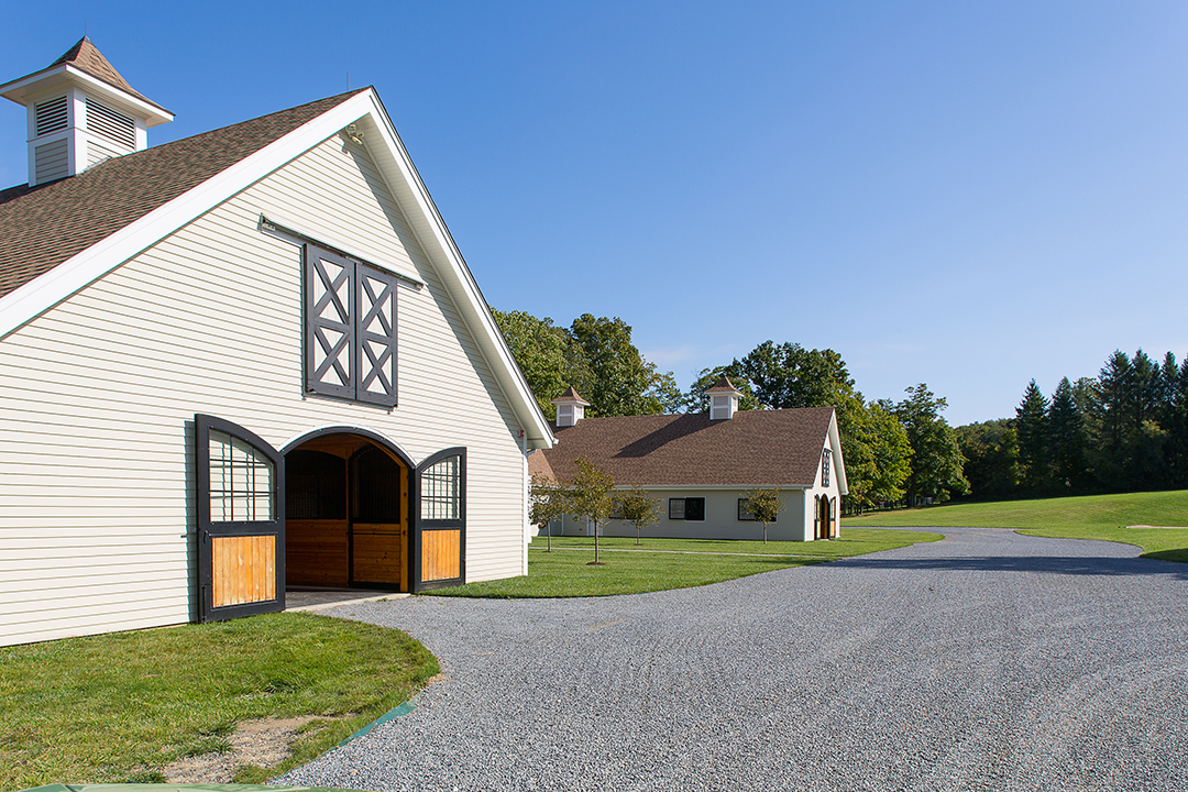Mary Tyler Moore Former New York Equestrian Estate Lists For 4m Barn Entry