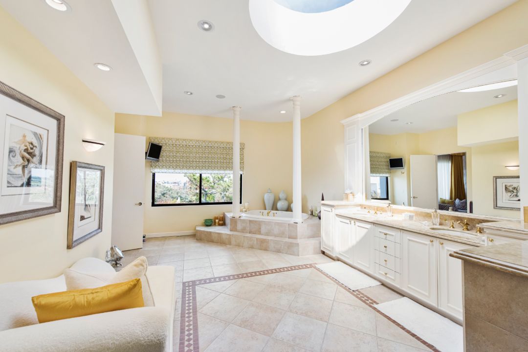 Quogue Village Hamptons Oceanfront Contemporary Master Bathroom