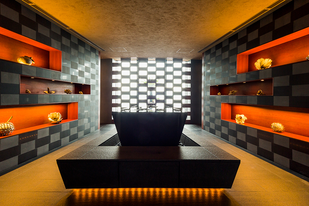 Waterfront Home In Japan Checkered Room