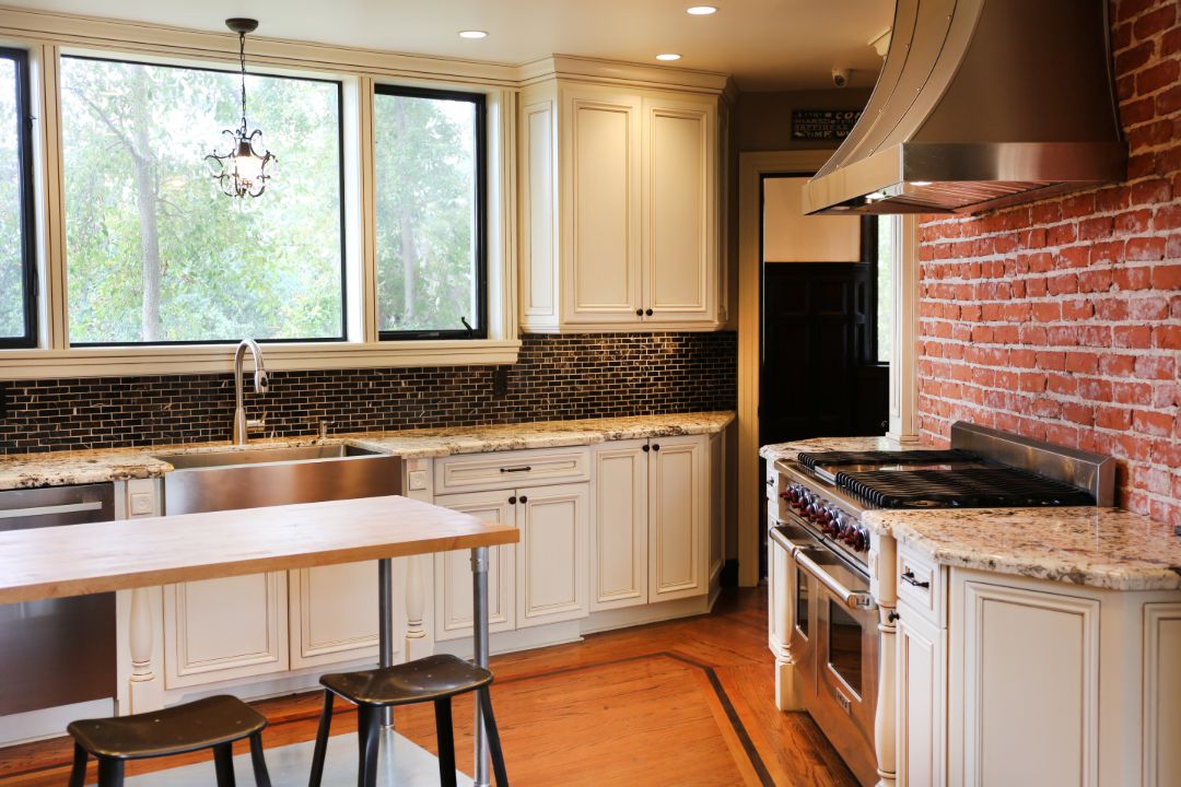 Phil Spector Sells Pyrenees Castle Kitchen