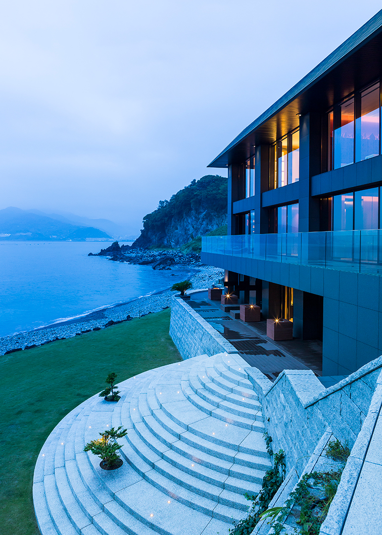 Waterfront Home In Japan Stone Steps