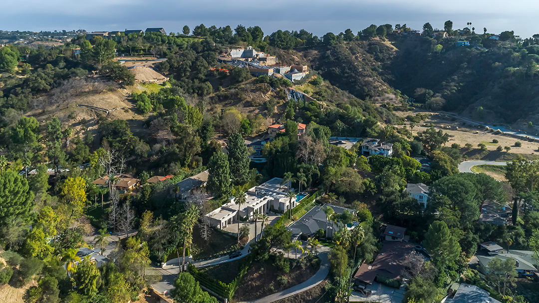 Lindsey Vonn And P K Subban Part Ways With Beverly Hills Home Aerial