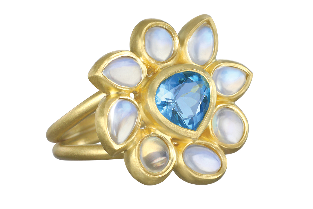 Faye Kim Gold Daisy Ring