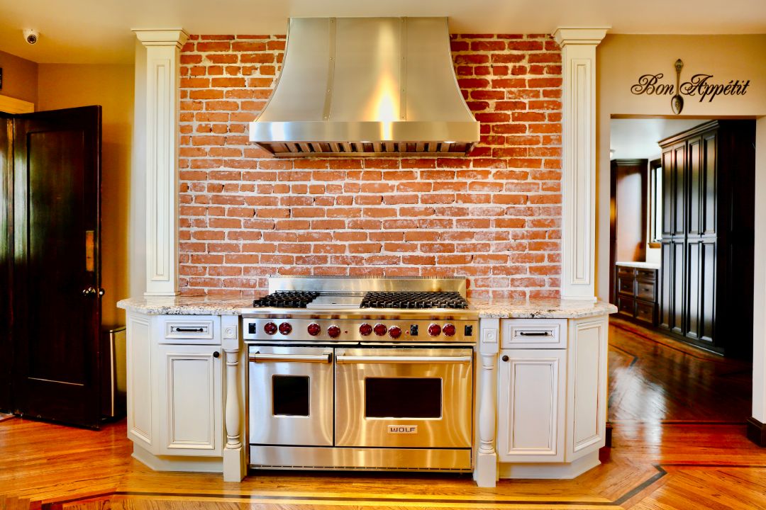 Phil Spector Sells Pyrenees Castle Oven & Range